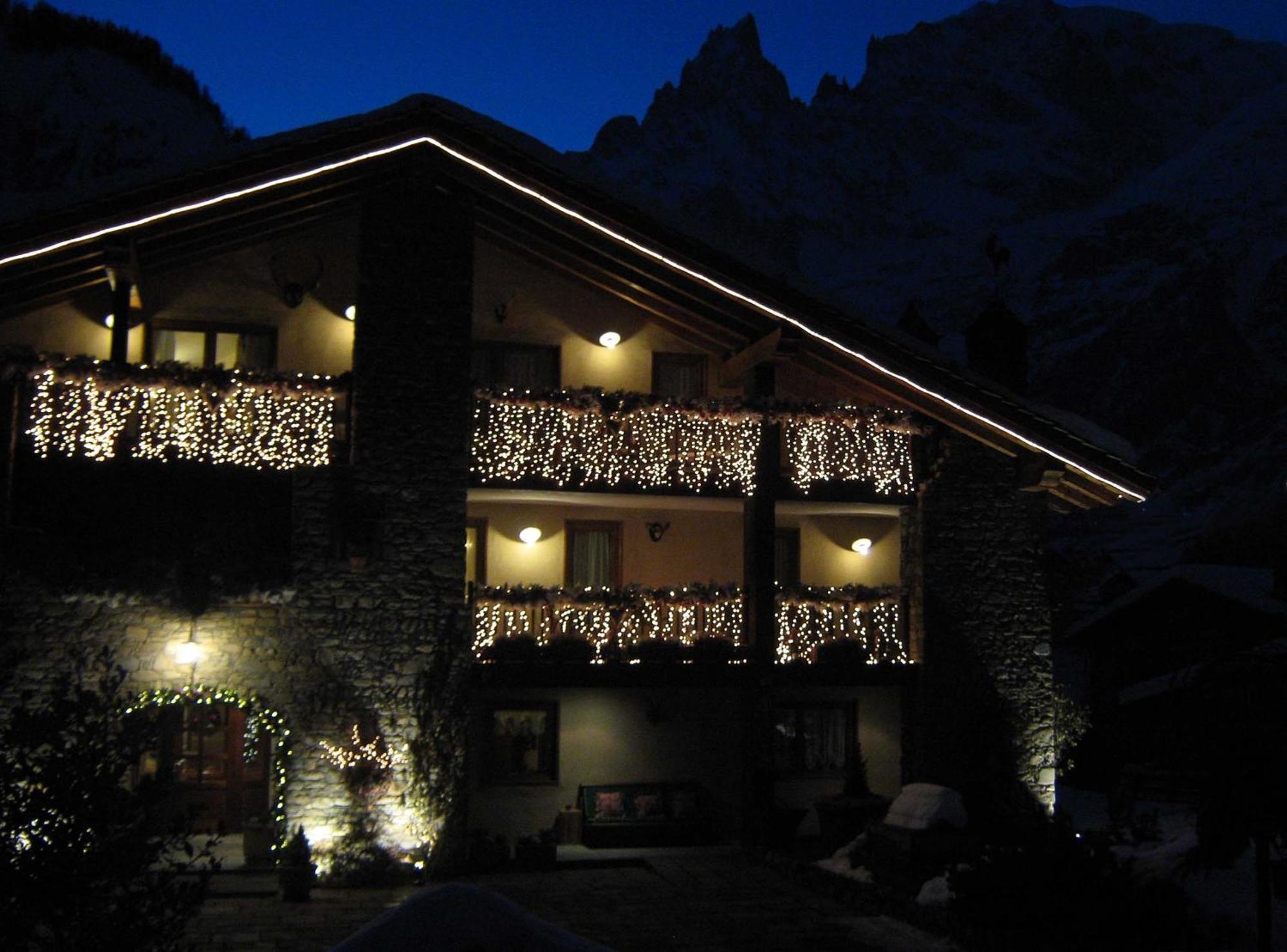 Auberge De La Maison Courmayeur Luaran gambar