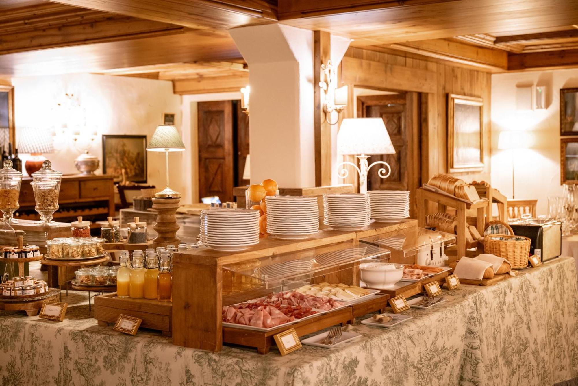Auberge De La Maison Courmayeur Luaran gambar